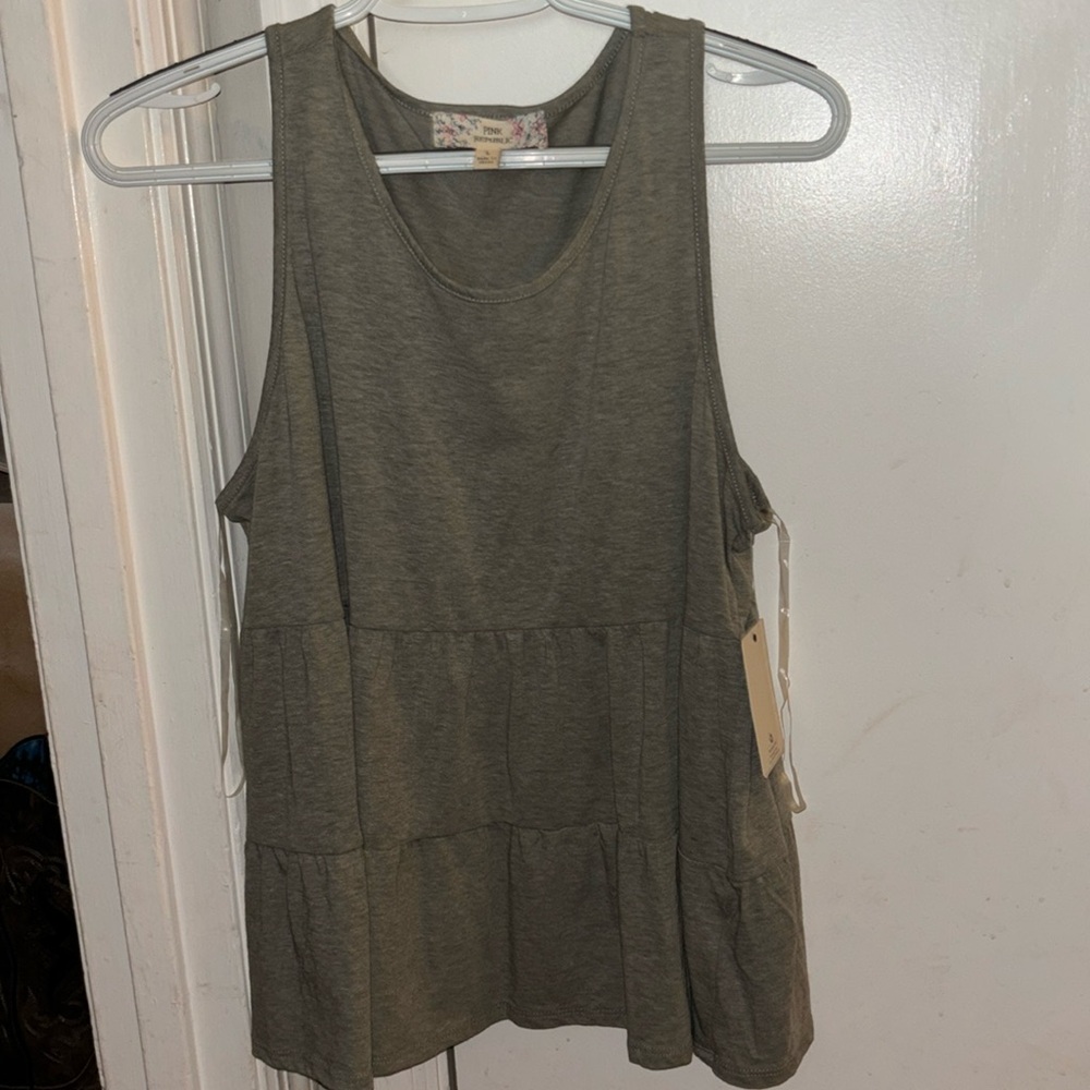 Gray tiered tank top